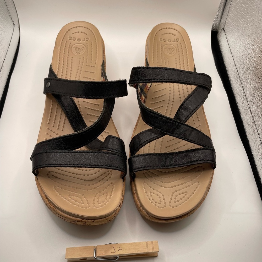 Crocs A Leigh Black leather Wedge Sandals size 10 - Picture 3 of 9